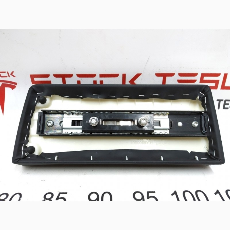 Фото 3. Подлокотник консоли PUR BLACK NEU 100i левый Tesla model S REST 1046444-21