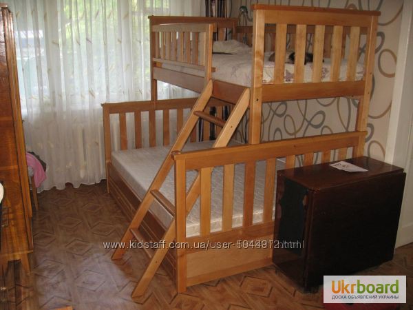 Фото 2. Двухъярусная трехместная кровать Жасмин из массива ольхи