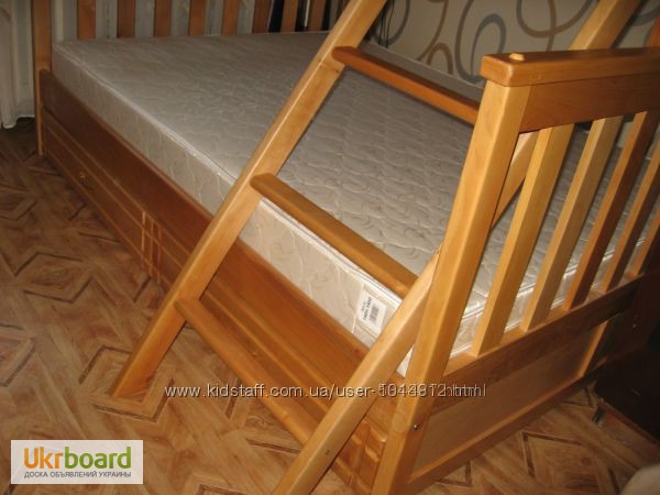 Фото 7. Двухъярусная трехместная кровать Жасмин из массива ольхи