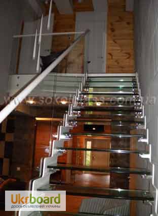 Фото 3. Стеклянная лестница