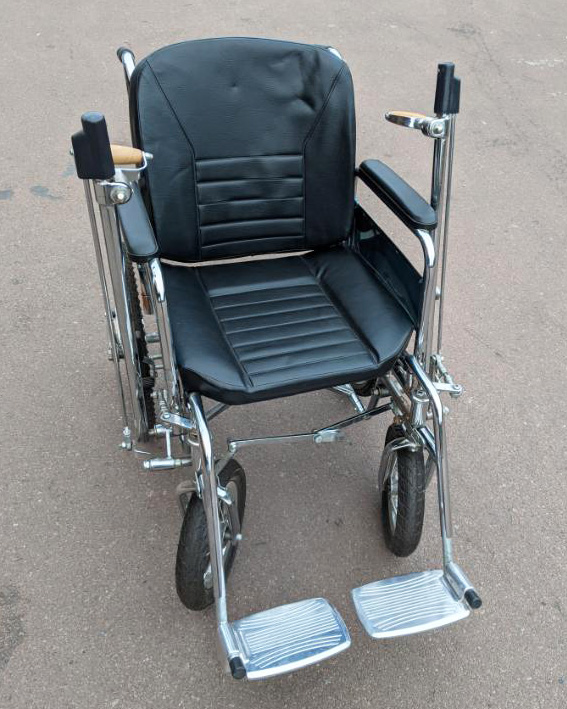 Фото 2. Инвалидная коляска с рычажным приводом LY-250-990