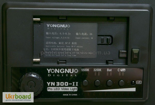 Фото 6. Накамерный фото видео свет Yongnuo YN-300II с регулировкой цветовой температуры
