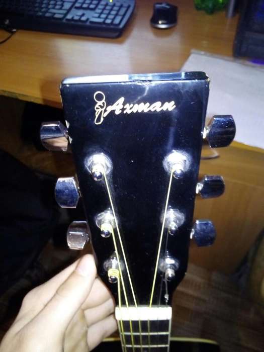 Продам б/у гитару Gewa Axman