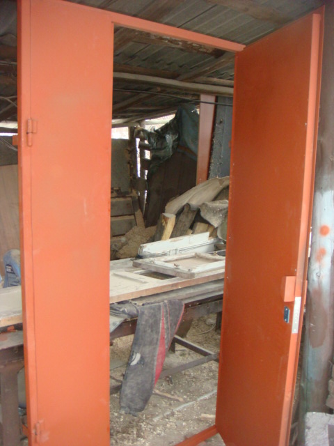 Фото 2. Двері металеві в підвал та підїзд