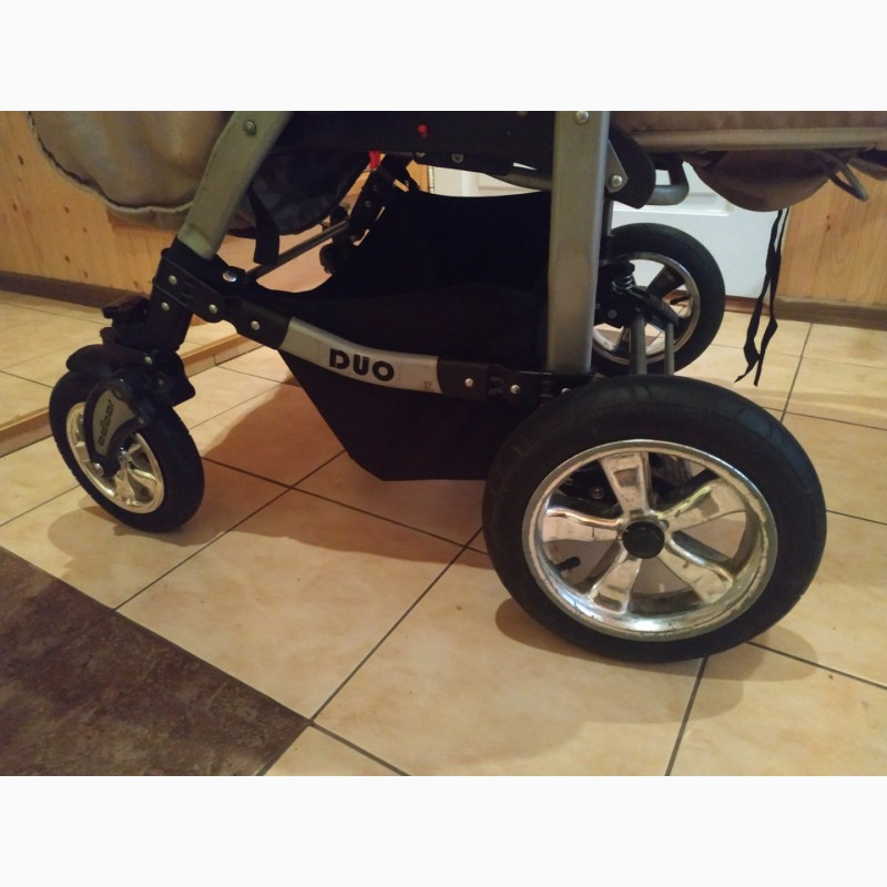 Фото 4. Универсальная коляска для двойни с поворотными колесами двойни погодок близнят візок