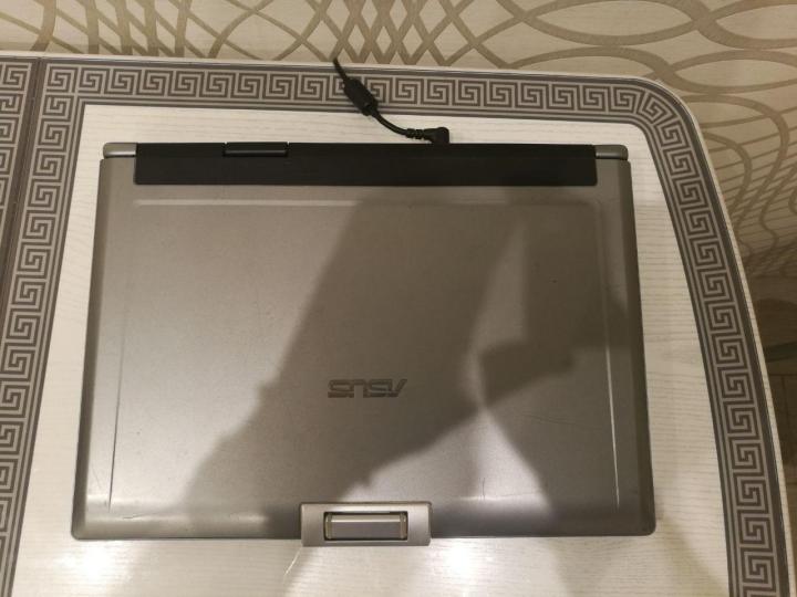 Фото 3. Недорогой двух ядерный ноутбук Asus F5R для домашнего использования или офиса