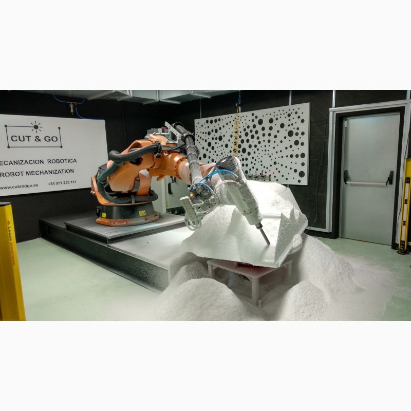 Фото 4. Промышленный робот KUKA для 3Д фрезерования