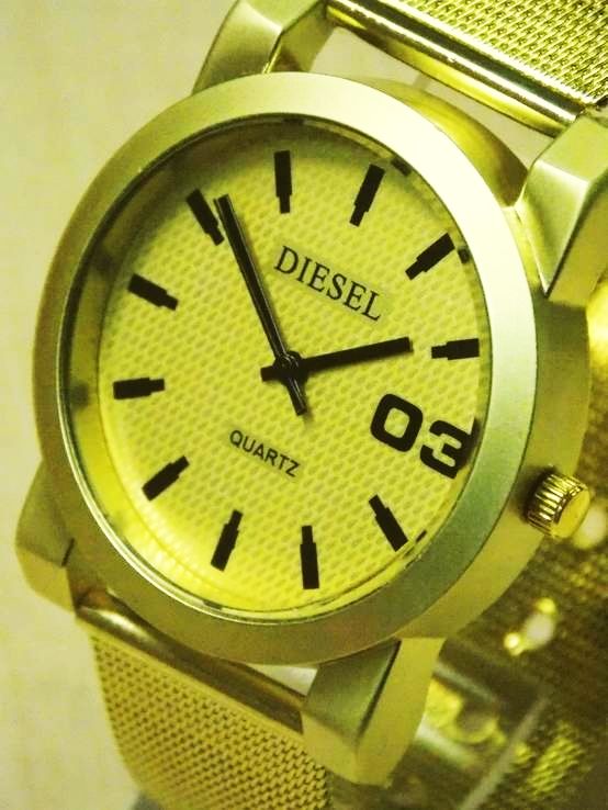 Фото 3. Часы женские наручные Diesel