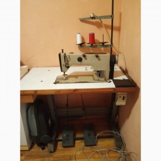 Продам промышленную швейную машинку 1022М