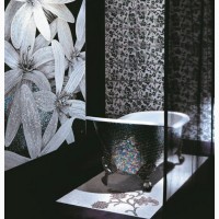 Ванна окремостояча на ніжках з штучного каменю інкрустована скляною мозаїкою