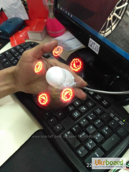 Фото 14. Компактный USB-вентилятор с подсветкой для ноутбука