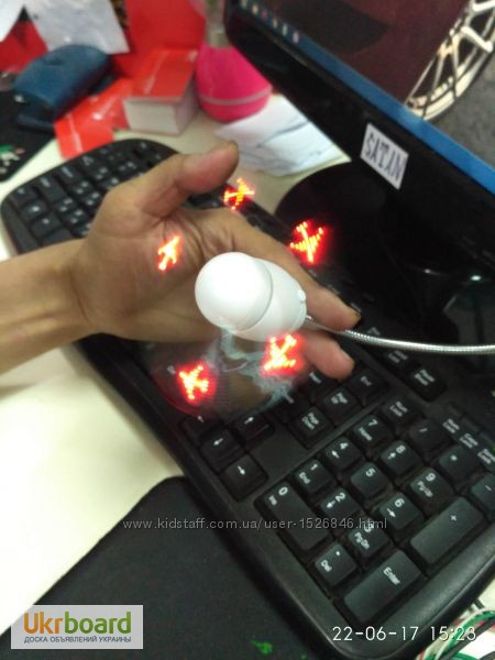 Фото 15. Компактный USB-вентилятор с подсветкой для ноутбука