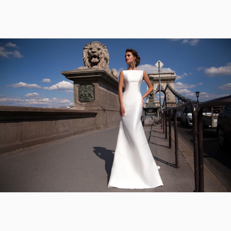 Фото 4. Продам шикарное свадебное платье известного бренда