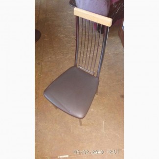Продам б/у стул черный кожзаменителя металлический хромированный каркас для кафе