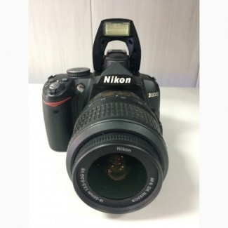 Продам Nikon D3000 18-55VR Kit