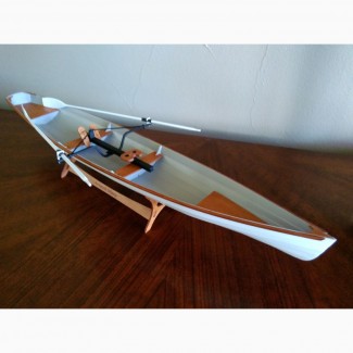 Модель деревянной лодки 1:8