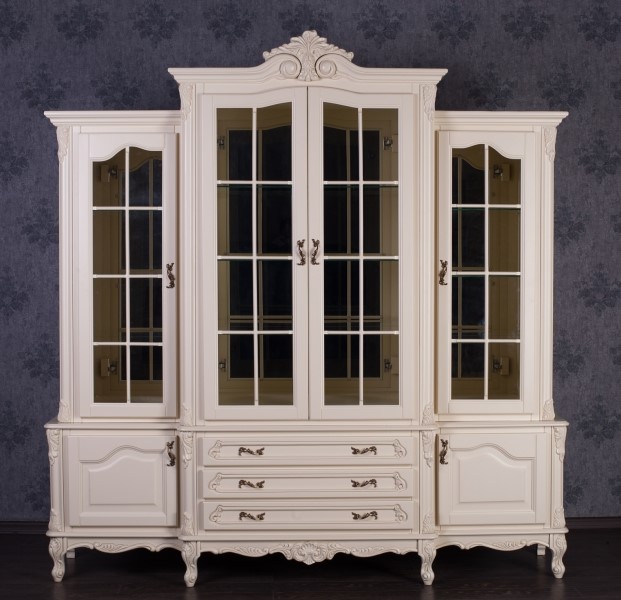 Фото 12. Белая угловая витрина Версаль Барокко стиль из дерева
