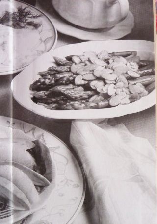 Фото 12. Салати. 800 кращих рецептів народів світу. Автор: А. Ландовська