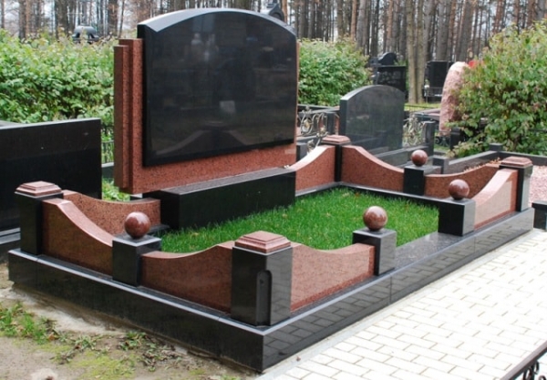 Памятники, надгробные плиты, разные изделия под заказ из гранита от производителя