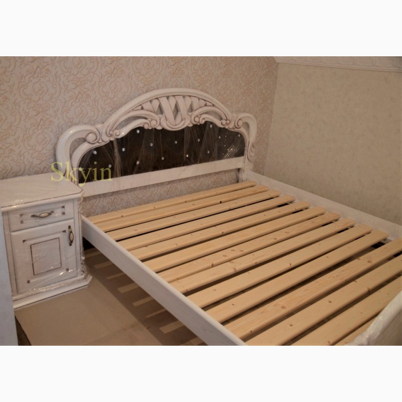 Фото 10. Двоспальне ліжко Віка з різьбленням із масиву дуба біле, слонова кістка