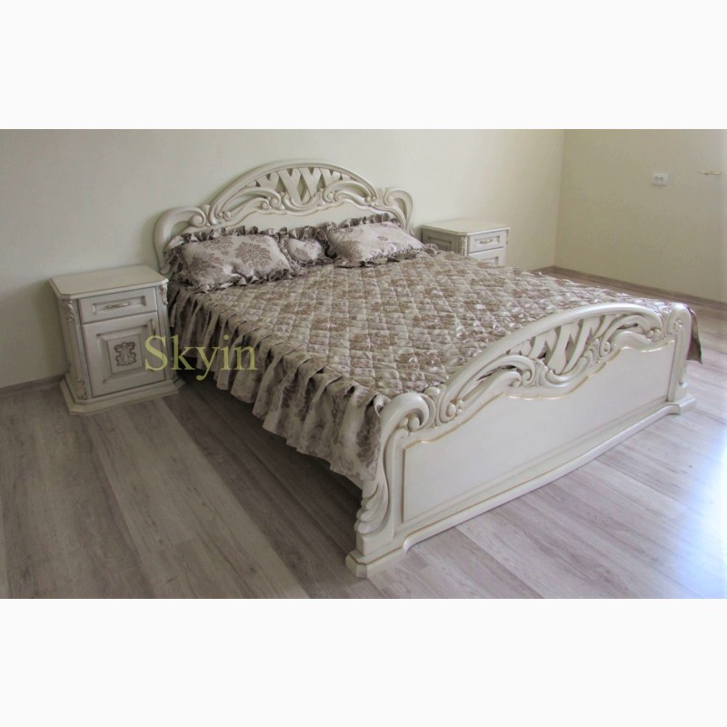 Фото 4. Двоспальне ліжко Віка з різьбленням із масиву дуба біле, слонова кістка