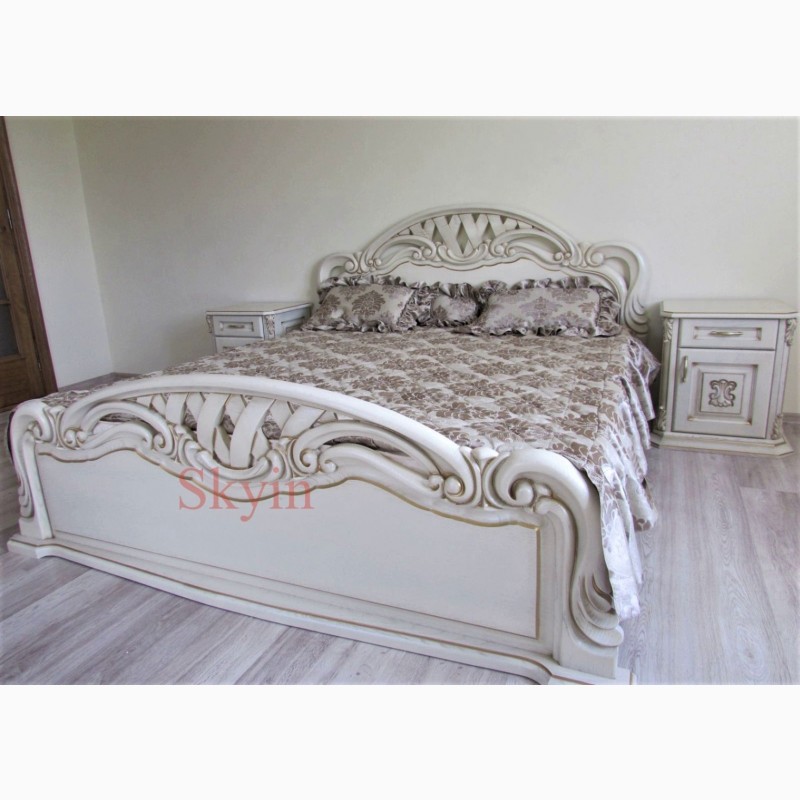 Фото 7. Двоспальне ліжко Віка з різьбленням із масиву дуба біле, слонова кістка