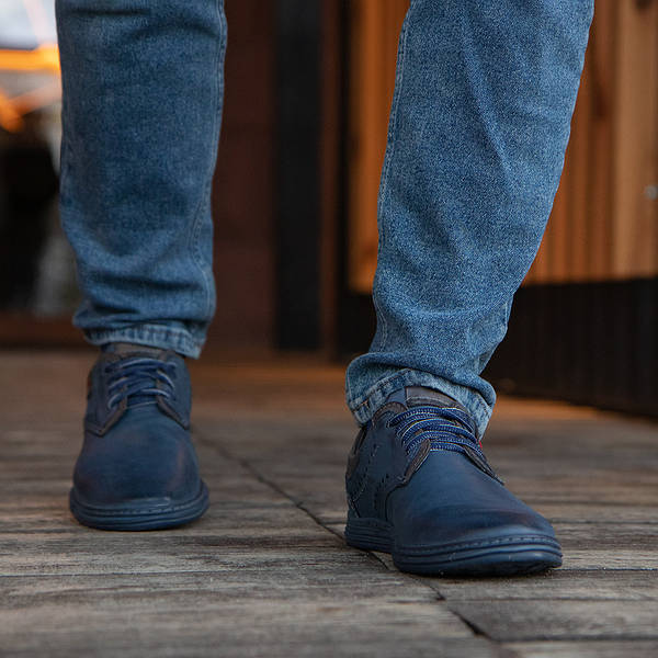 Фото 2. Шкіряні чоловічі туфлі синього кольору