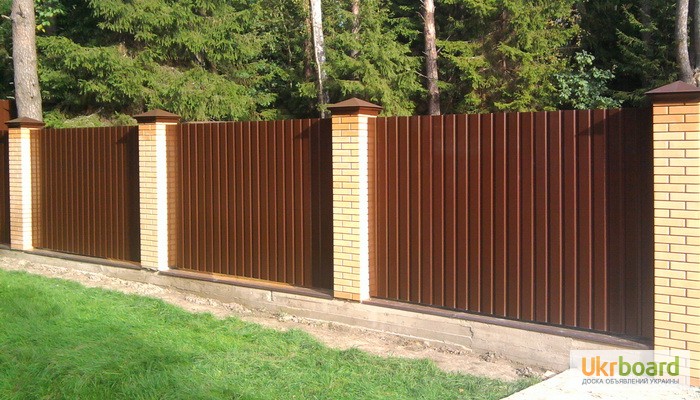 Фото 2. Забор коричневый из профнастила продам