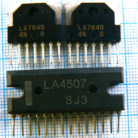 Фото 5. Микросхемы аналоговые LM1267NA - STR5412 - LNK305GN - M52340SPA - MAX712CPE - MC33199D