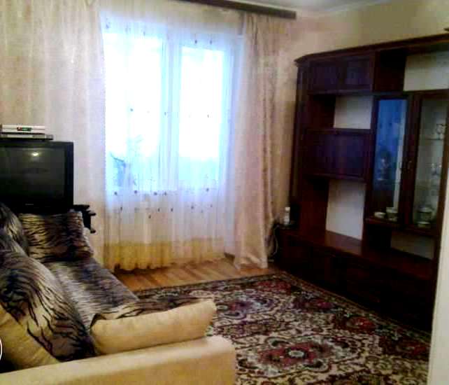 Посуточная аренда 1-комнатной квартиры, ст.м.Лукьяновская