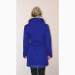 Яркое кашемировое пальто с норковым воротником темно-синего цвета