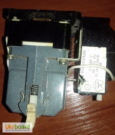 Фото 4. Магнитный пускатель ПМЕ 012 У3В 110в, 3, 2 А с тепловым реле