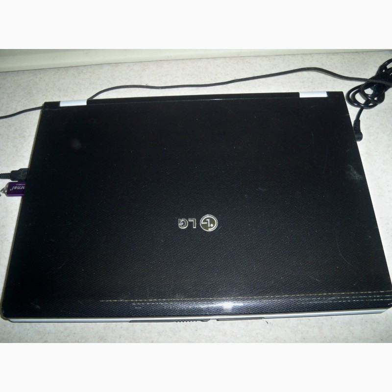 Фото 2. Ноутбук LG E500-K.APE7V два ядра Intel Core 2 Duo/экран 15.4 дюймов
