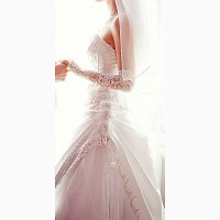 Свадебное платье со шлейфом фирмы Miss Kelly Франция