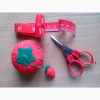 Сантиметровая лента (сантиметр) швейная, ножницы, игольница
