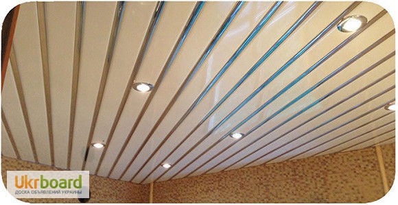 Фото 2. Алюминиевый реечный подвесной потолок