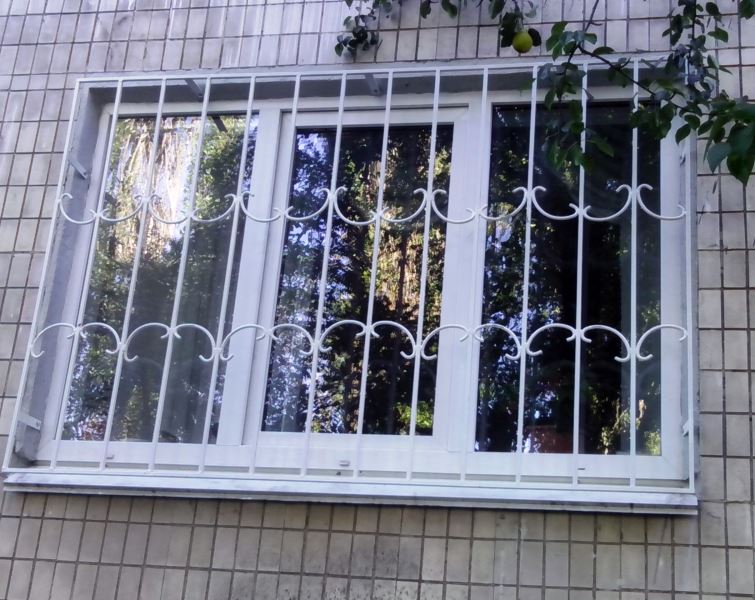 Фото 5. Решетки на окна киев