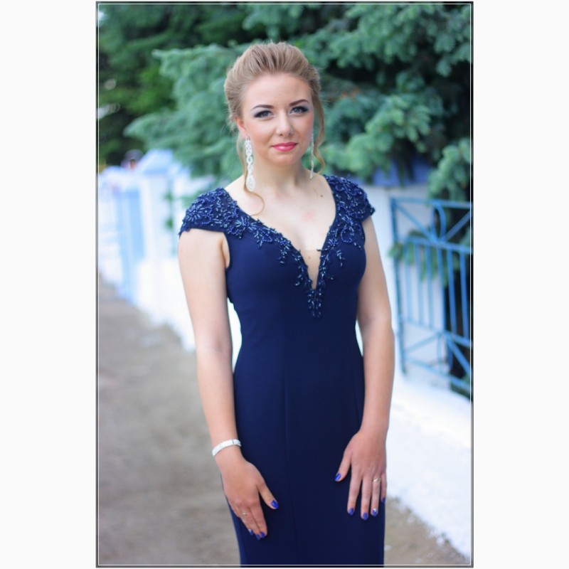 Фото 4. Очень красивое вечернее выпускное платье темно синего цвета