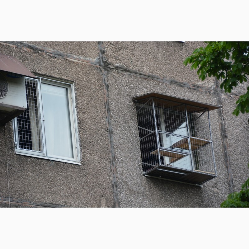 Фото 9. Вольер для кошек на окно. Броневик Днепр