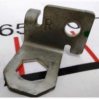 Кронштейн крепления тормозного шланга переднего правого (на лонжероне) RWD
