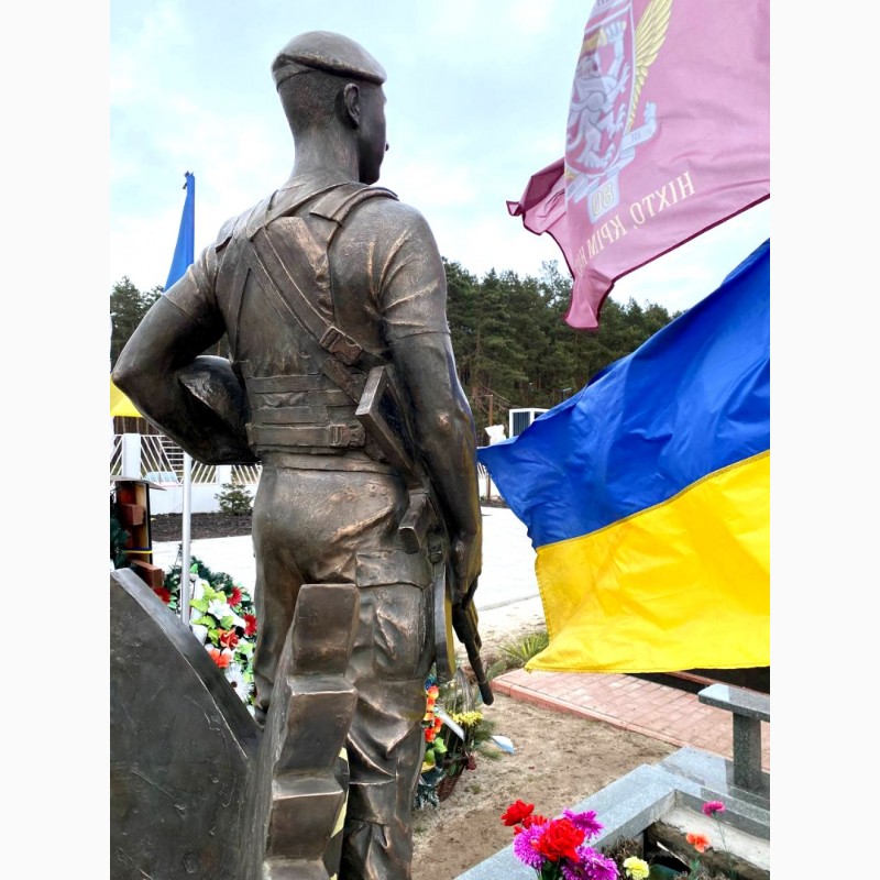 Фото 3. Военные памятники и статуи производство памятников украинским военным