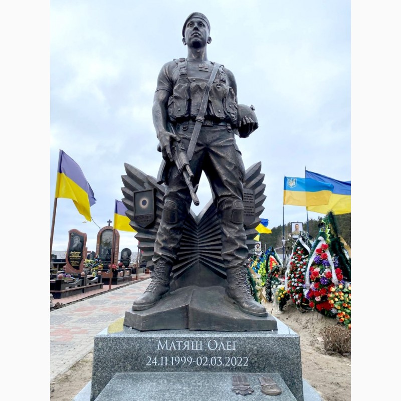 Фото 4. Военные памятники и статуи производство памятников украинским военным