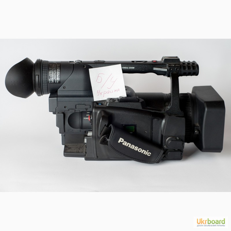 Фото 2. Продам профессиональную видео камеру AG-HVX204AER
