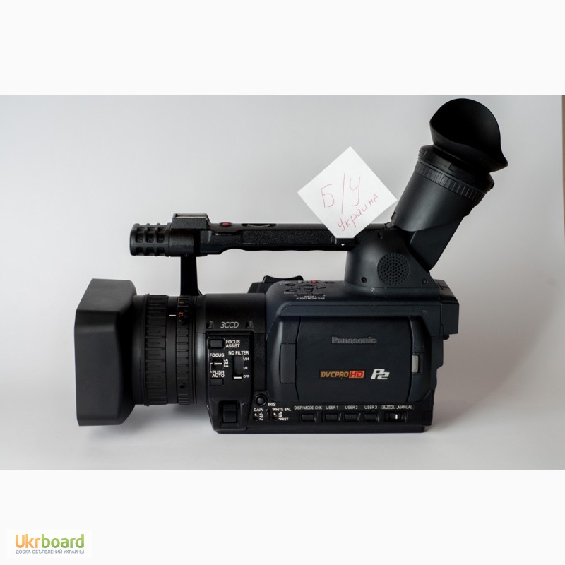 Фото 4. Продам профессиональную видео камеру AG-HVX204AER