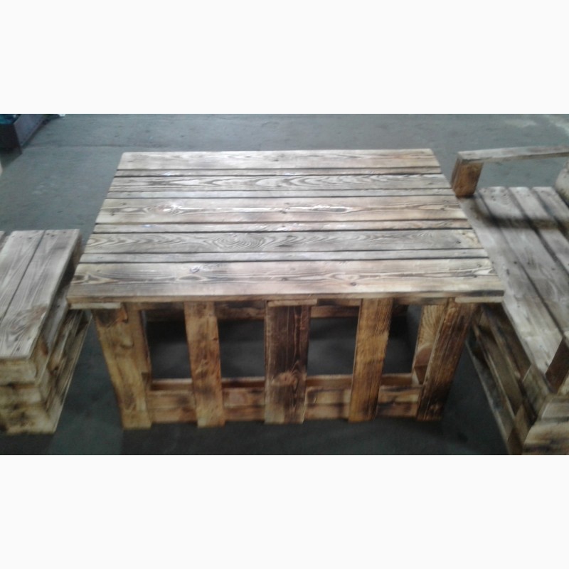 Фото 2. Стол деревянный, столики с поддонов, деревянные столики