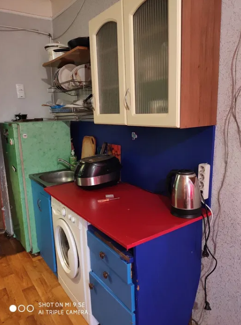 Фото 7. Сдам гостинку со своим су и кухней на Зубенко 35б. Ремонт, мебюель, техника. 3500грн