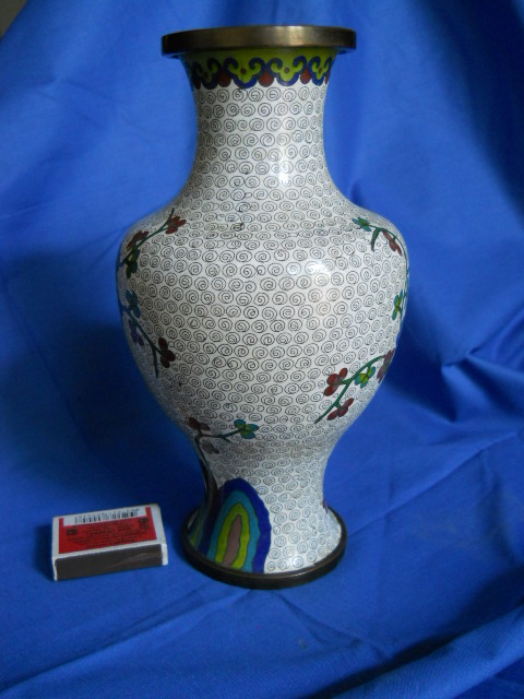 Фото 2. Китайская ваза клуазоне (перегородчатая эмаль) сакура
