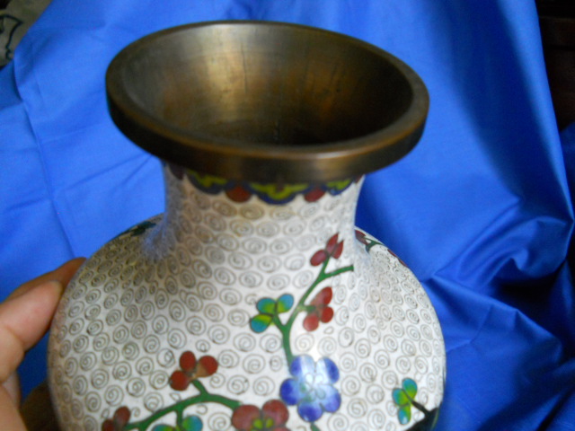 Фото 3. Китайская ваза клуазоне (перегородчатая эмаль) сакура