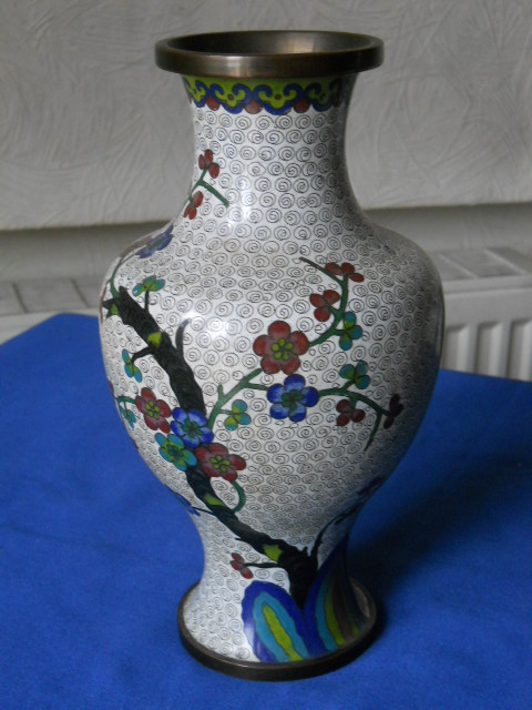 Фото 5. Китайская ваза клуазоне (перегородчатая эмаль) сакура