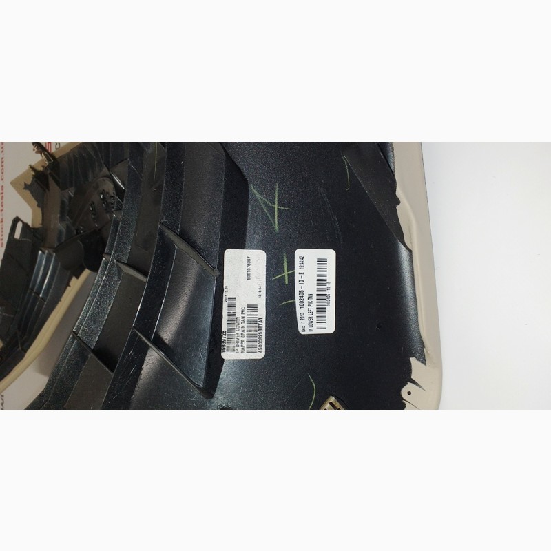 Фото 3. Накладка декоративная под руль левая TAN PVC (КОЖА БЕЖ) Tesla model X S RES